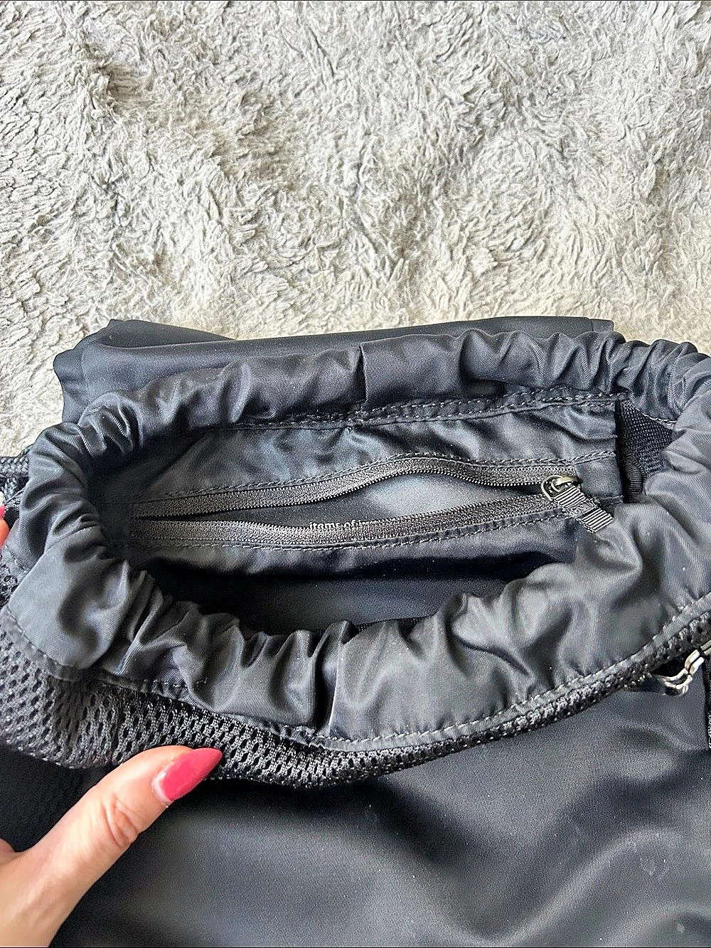 lululemon Drawstring Backpack Black - Picture 4 of 4